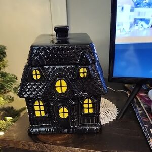 KIRKLAND'S HOME HAUNTED HOUSE CERAMIC COOKIE JAR